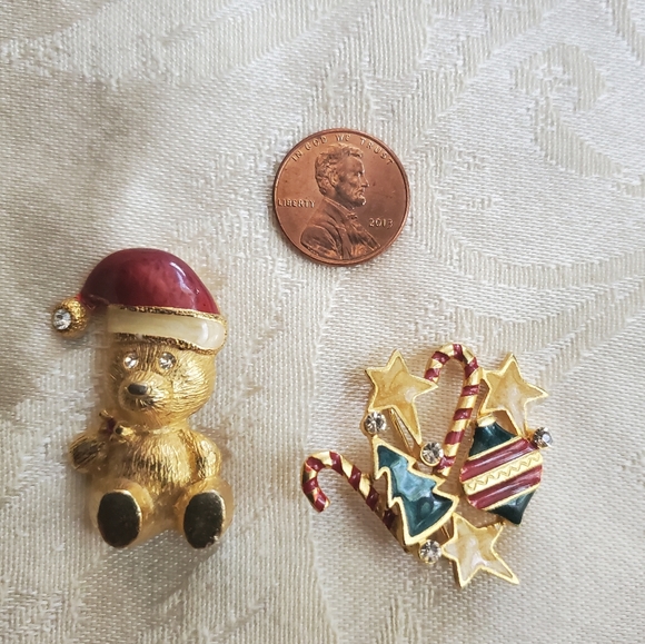 Vintage Christmas Pins - Picture 3 of 5